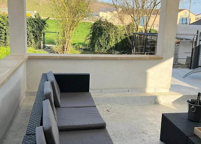 Au Coeur Des Vignes - Rive De Champagne Feriehus